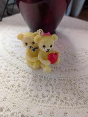 Handcrafted Sandalwood Soy Yellow Love Bears Couple Decorative Candle